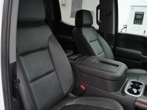 Used 2022 Chevrolet Silverado 1500 RST w/ LPO, Blackout Package image 21