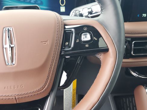 New 2026 Lincoln Aviator Reserve image 17