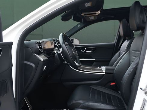 Used 2025 Mercedes-Benz GLC 43 AMG 4MATIC image 11