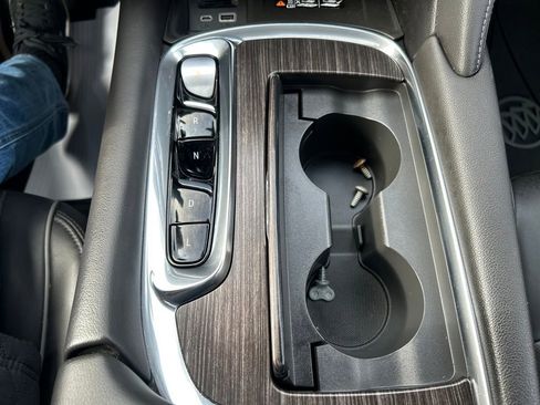 Used 2023 Buick Enclave Avenir w/ Avenir Technology Package image 33