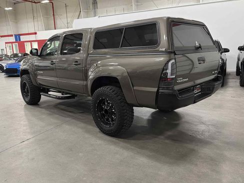 Used 2011 Toyota Tacoma 4x4 Double Cab w/ SR5 Pkg #2 image 3