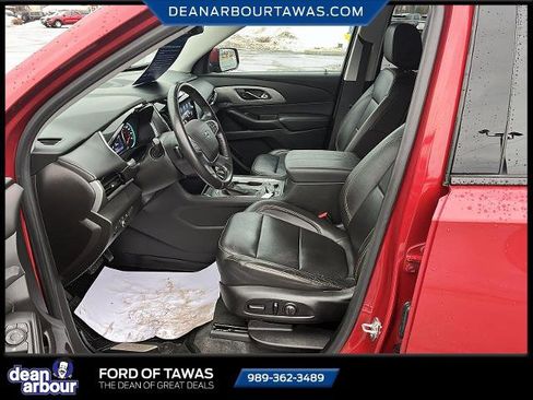 Used 2021 Chevrolet Traverse RS image 2