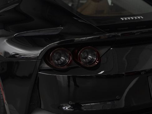 Used 2019 Ferrari 812 Superfast RWD image 12