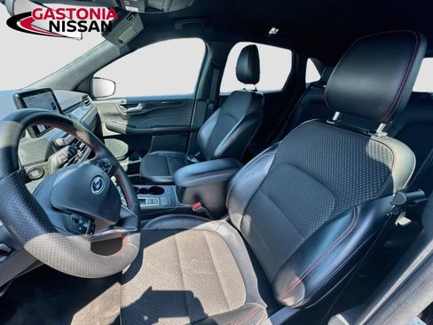 Used 2025 Ford Escape ST-Line FWD image 26