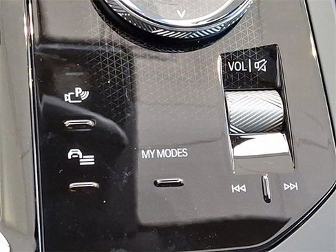 Certified 2025 BMW iX xDrive50 w/ Premium Package image 18