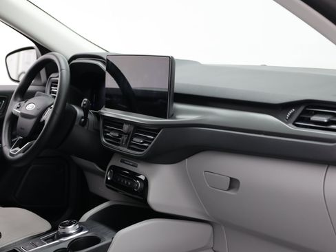 Used 2024 Ford Escape SE FWD image 42