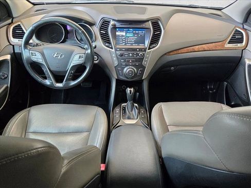 Used 2017 Hyundai Santa Fe FWD image 19