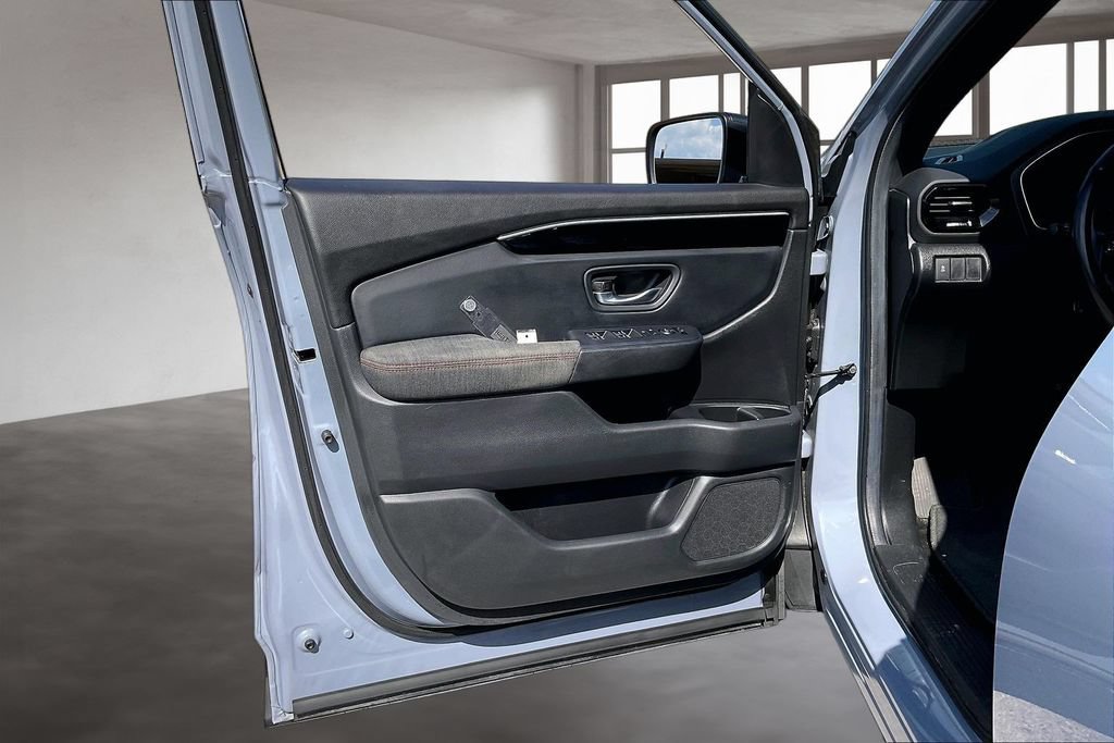 Certified 2025 Honda Pilot Sport image 19
