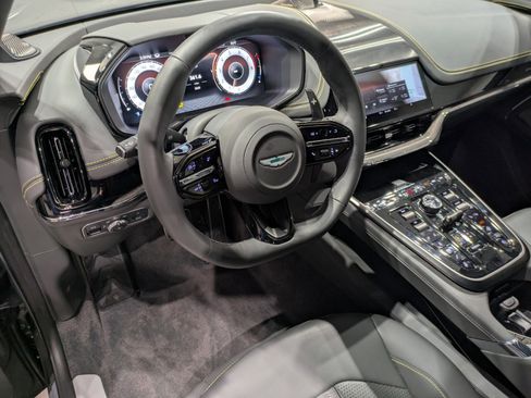 Used 2025 Aston Martin DBX 707 image 33