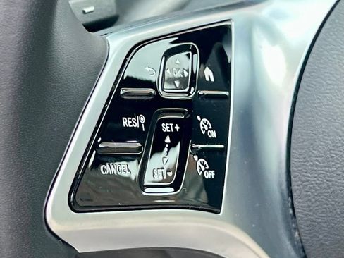 Certified 2024 Mercedes-Benz C 300 4MATIC Sedan image 34