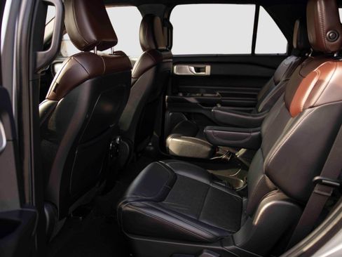 Used 2020 Ford Explorer Platinum w/ Premium Technology Package image 20