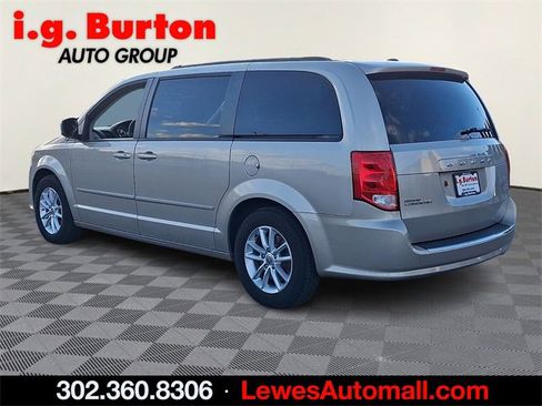 Used 2016 Dodge Grand Caravan SXT image 4