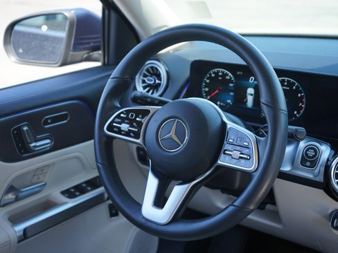 Used 2023 Mercedes-Benz GLB 250 AWD 250 4MATIC image 23