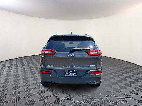 Used 2016 Jeep Cherokee Latitude w/ Comfort/Convenience Group AWD/4WD image 6