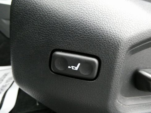 Used 2022 Toyota Tundra Platinum image 25