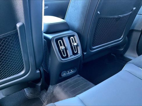 Used 2024 Volvo XC40 Recharge Plus w/ Protection Package Premier image 37