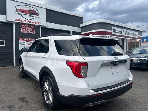 Used 2020 Ford Explorer XLT w/ Equipment Group 202A AWD/4WD image 8