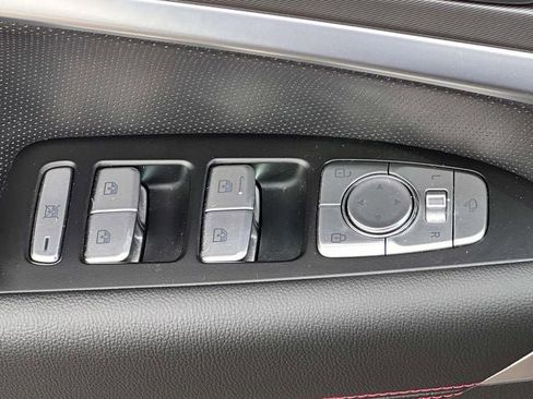 Used 2025 Genesis G70 2.5T w/ Sport Prestige Package image 17