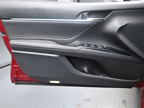 Used 2018 Toyota Camry XSE image 20