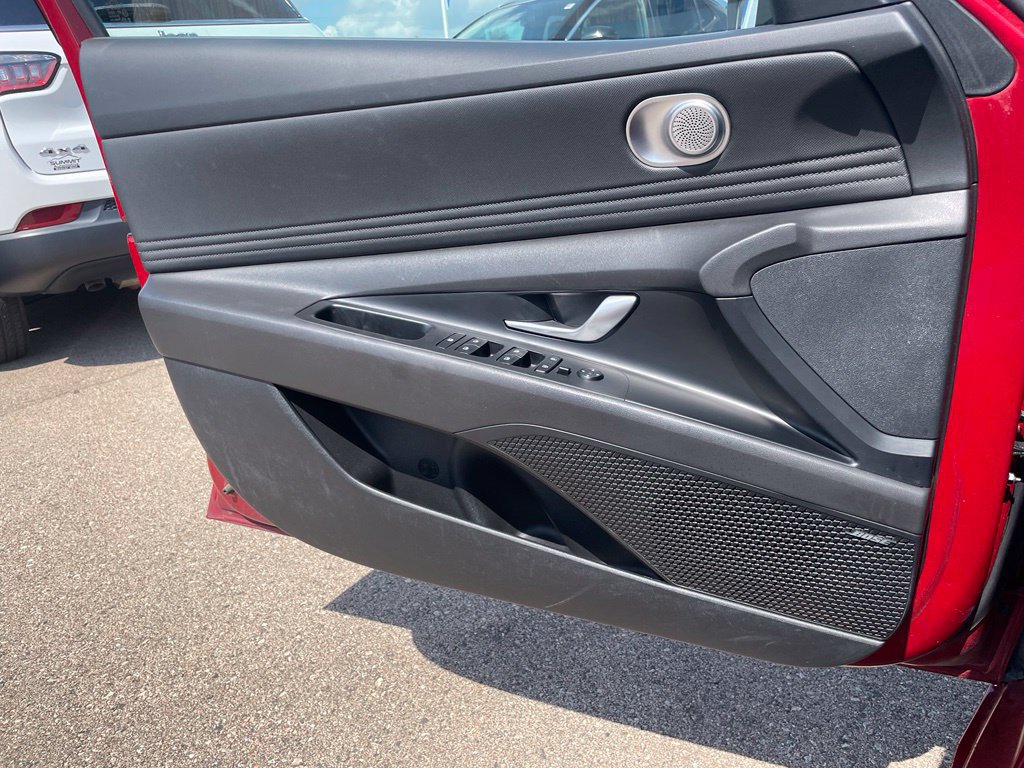 Used 2024 Hyundai Elantra Limited FWD image 42