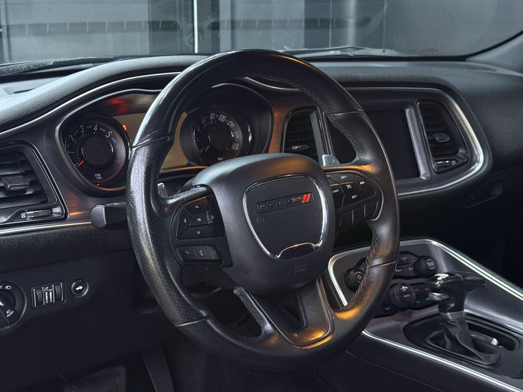 Used 2018 Dodge Challenger R/T w/ Driver Convenience Group RWD image 16