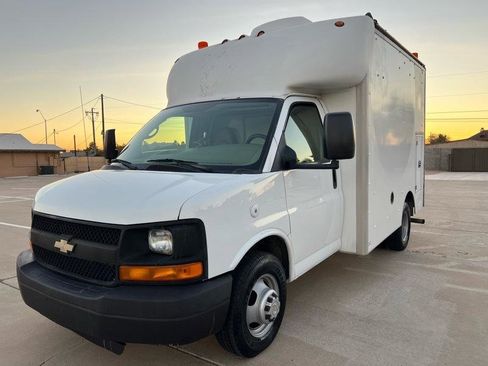 Used 2007 Chevrolet Express 3500 image 2
