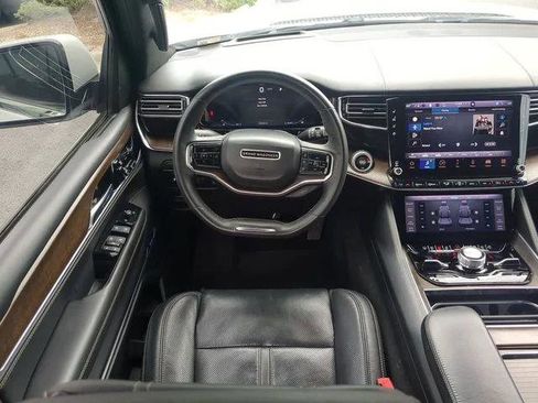 Certified 2022 Jeep Grand Wagoneer Series I AWD/4WD image 19
