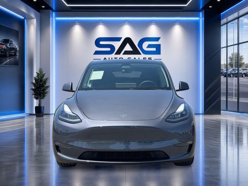 Used 2023 Tesla Model Y Long Range AWD/4WD image 5