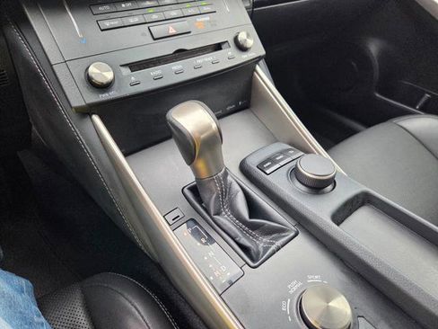 Used 2016 Lexus IS 200t image 18