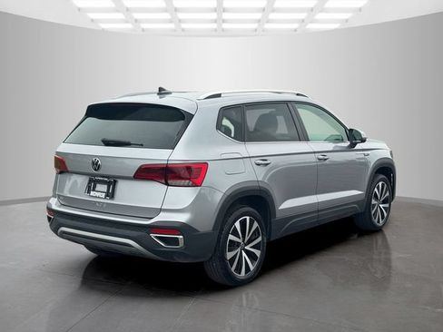 Used 2024 Volkswagen Taos SE FWD image 7