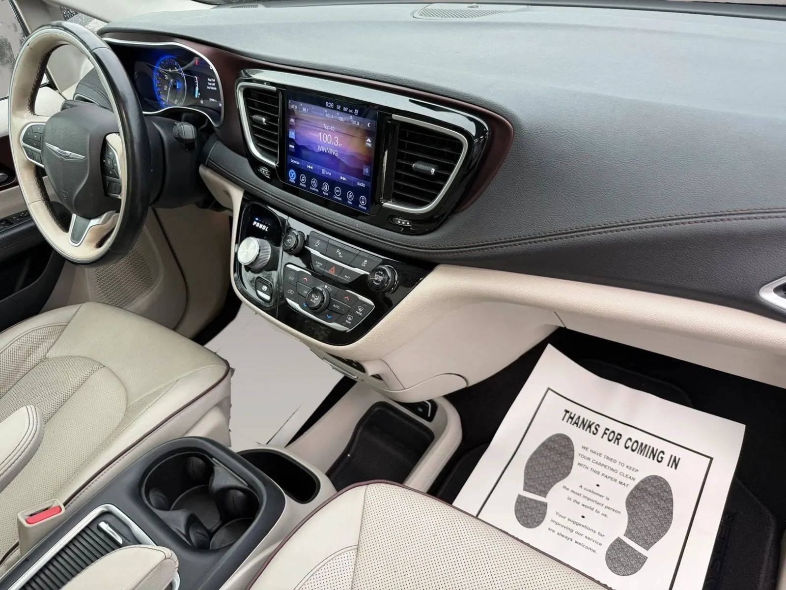 Used 2017 Chrysler Pacifica Limited FWD image 31