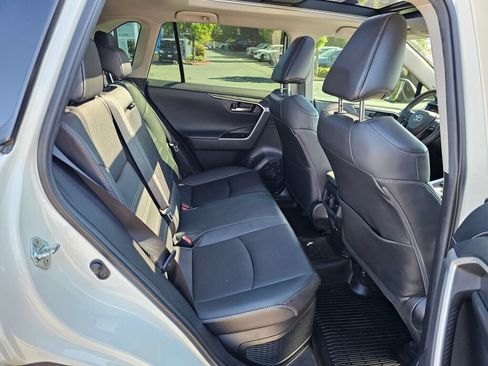 Used 2021 Toyota RAV4 Limited AWD/4WD image 28