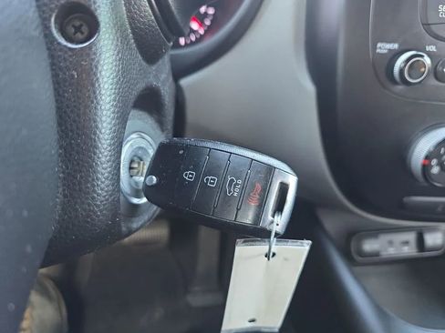 Used 2014 Kia Soul image 32