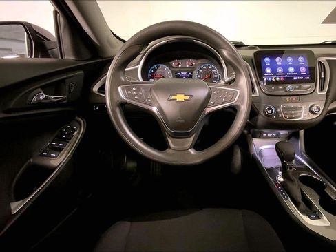 Used 2025 Chevrolet Malibu LT FWD image 5