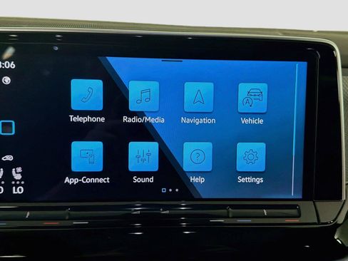 Used 2024 Volkswagen Atlas Peak Edition SE AWD/4WD image 13