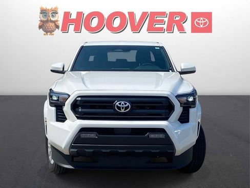 Used 2025 Toyota Tacoma SR5 AWD/4WD image 3