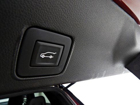 Used 2021 Chevrolet TrailBlazer RS w/ Sun and Liftgate Package image 8