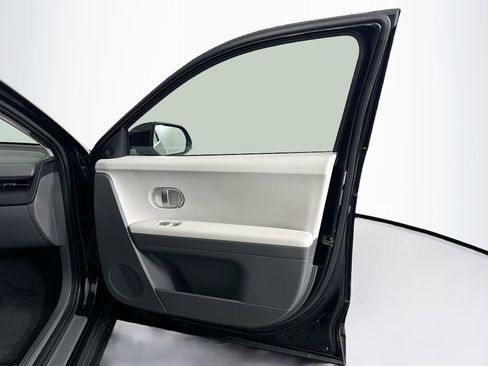 Used 2024 Hyundai Ioniq 5 SEL RWD image 32