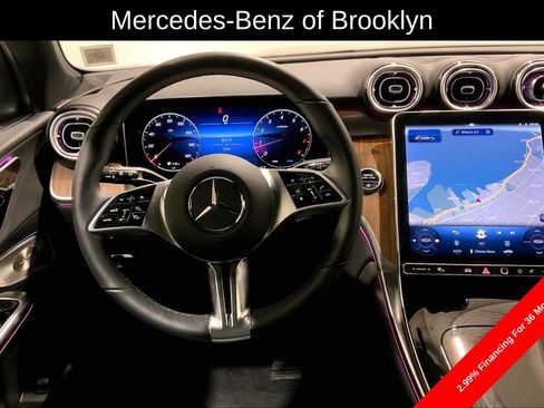Used 2025 Mercedes-Benz GLC 300 4MATIC image 6