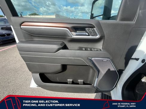 Used 2025 GMC Sierra 3500 Denali w/ Denali Reserve Package AWD/4WD image 23
