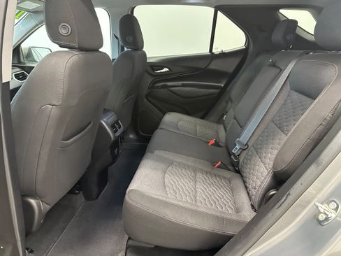 Used 2018 Chevrolet Equinox LT FWD image 12