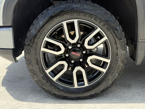 Used 2024 GMC Sierra 1500 AT4 w/ Technology Package AWD/4WD image 13