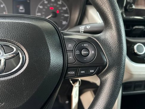 Certified 2024 Toyota Corolla Cross L image 22