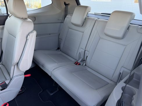 Used 2023 Volkswagen Atlas SE w/ Black Wheel Package image 24