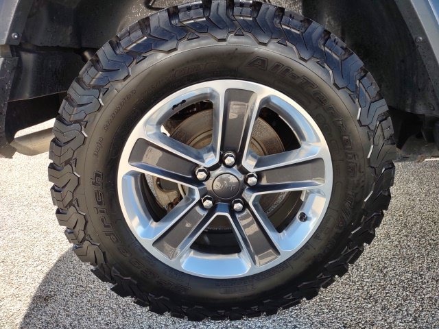 Used 2019 Jeep Wrangler Unlimited Sahara w/ Uconnect 4C Nav & Sound Group AWD/4WD image 28