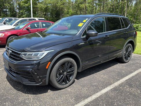 Used 2022 Volkswagen Tiguan SE R-Line AWD/4WD image 2