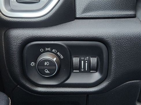 Used 2023 RAM 1500 Laramie AWD/4WD image 23