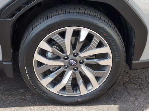 Used 2025 Subaru Forester Touring w/ Popular Package - Touring image 9