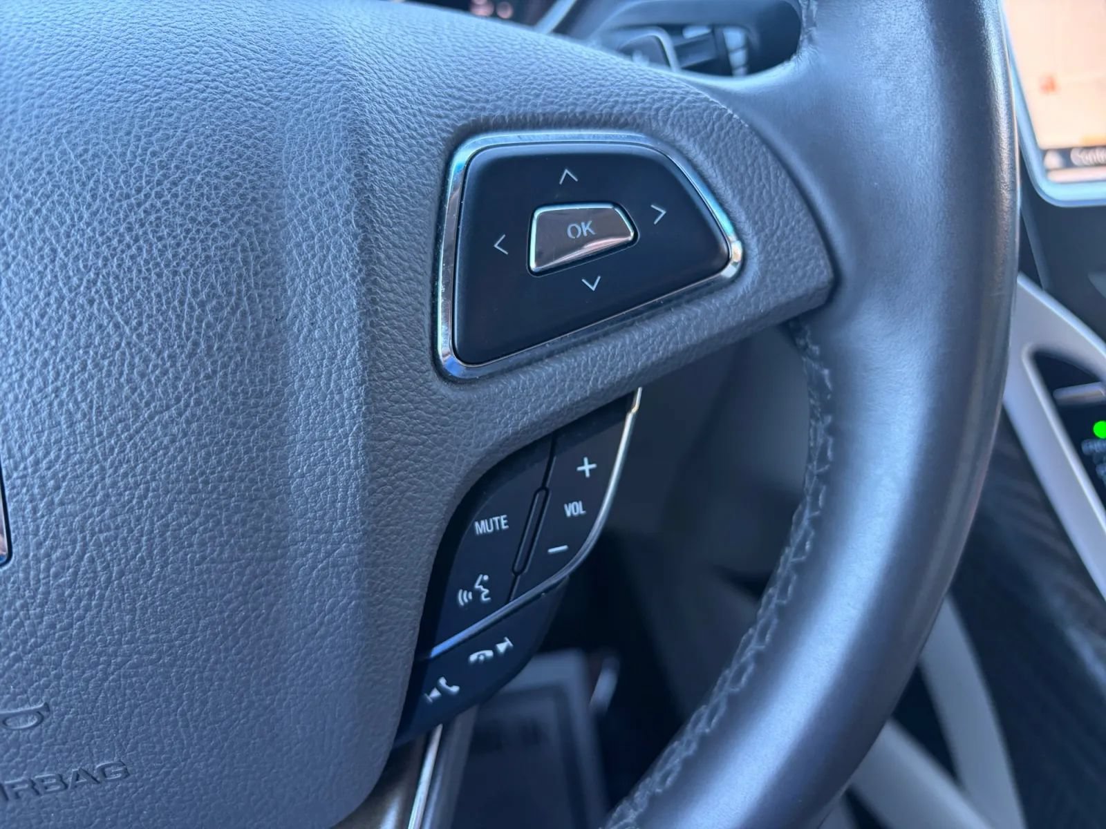 Used 2017 Lincoln MKX Select w/ Select Plus Package AWD/4WD image 31
