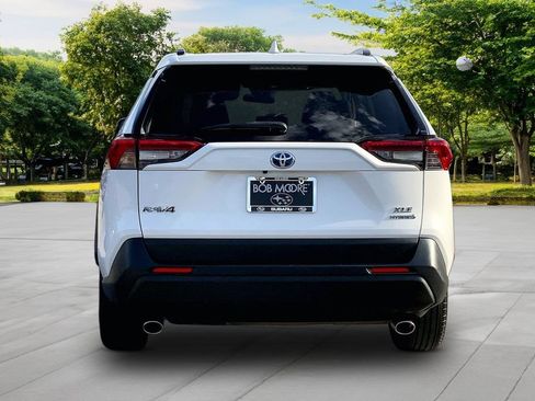 Used 2022 Toyota RAV4 XLE w/ Convenience Package AWD/4WD image 5